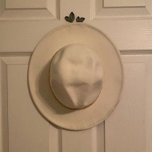 White hat worn for a bachelorette in Nashville only